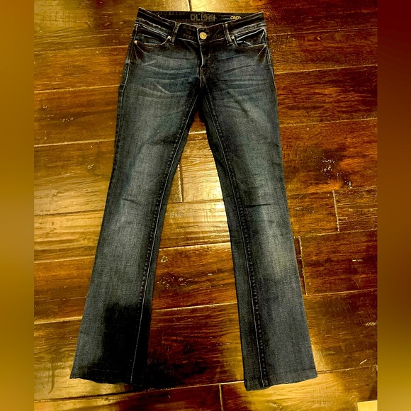 DL1961 Cindy lowest bootcut slim jeans size 26 - Picture 1 of 9